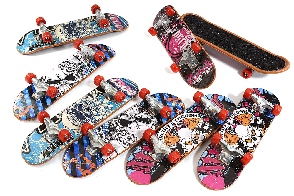 OBM1687 8pcs Mini Fingerboards, Finger Skateboard w/ Matte Surface (Random Pattern) - Image 1